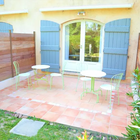 9 En Duplex- Les De Robinson - Résidence Avec Piscine En Bord De Siagne, à * Mandelieu